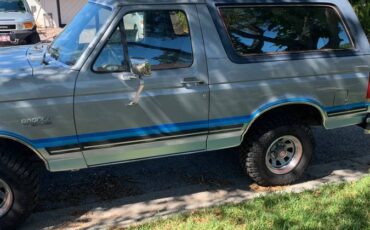 Ford-bronco-1987-silver-2