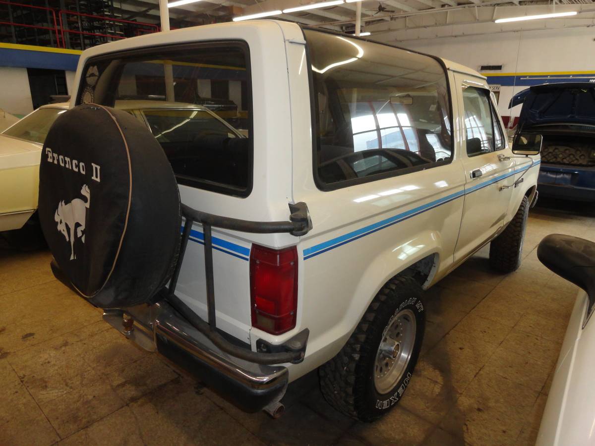 Ford-bronco-1988-1