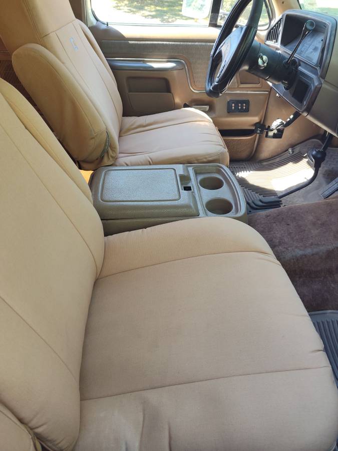 Ford-bronco-1988-white-10