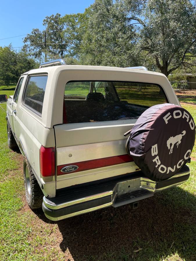 Ford-bronco-1988-white-2