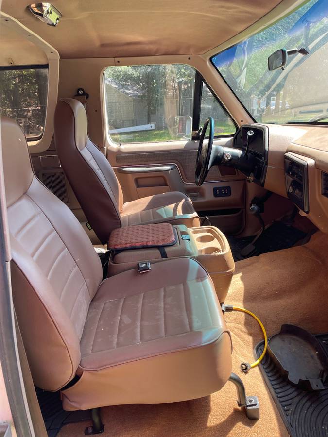 Ford-bronco-1988-white-4