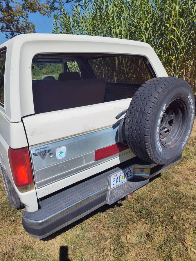 Ford-bronco-1988-white-7