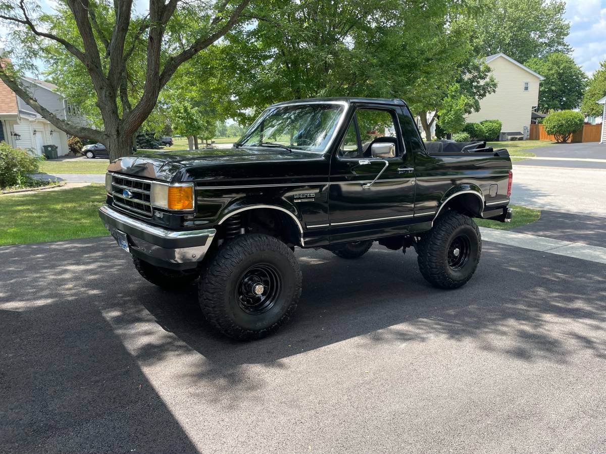 Ford-bronco-1989-black-21