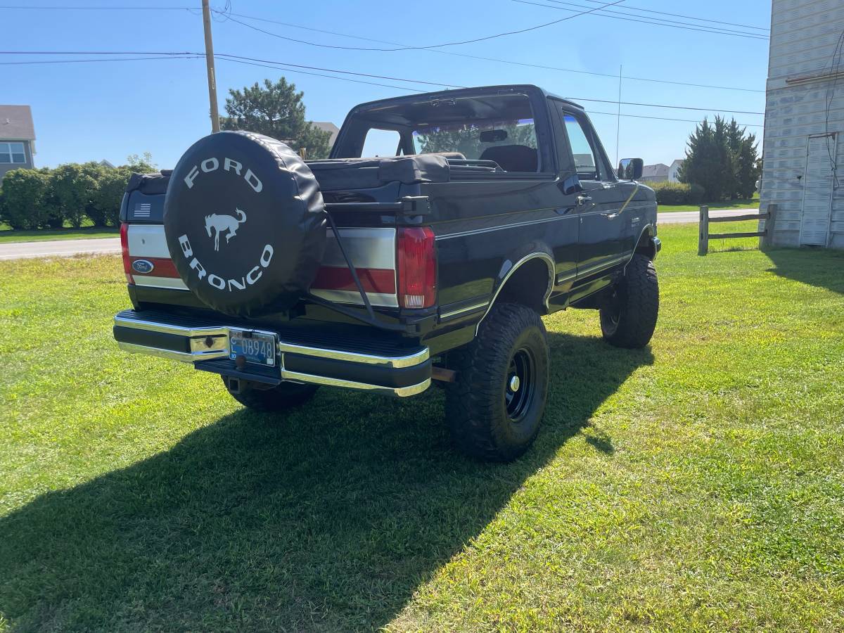 Ford-bronco-1989-black-5