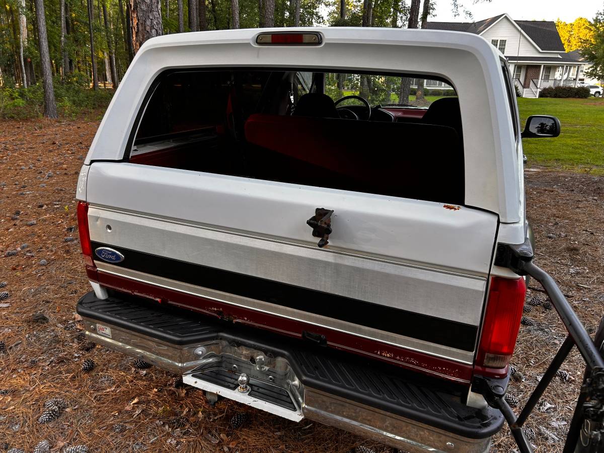 Ford-bronco-1993-white-10