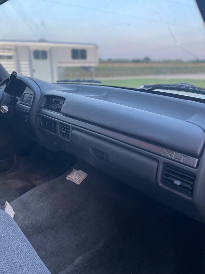 Ford-bronco-1993-white-11