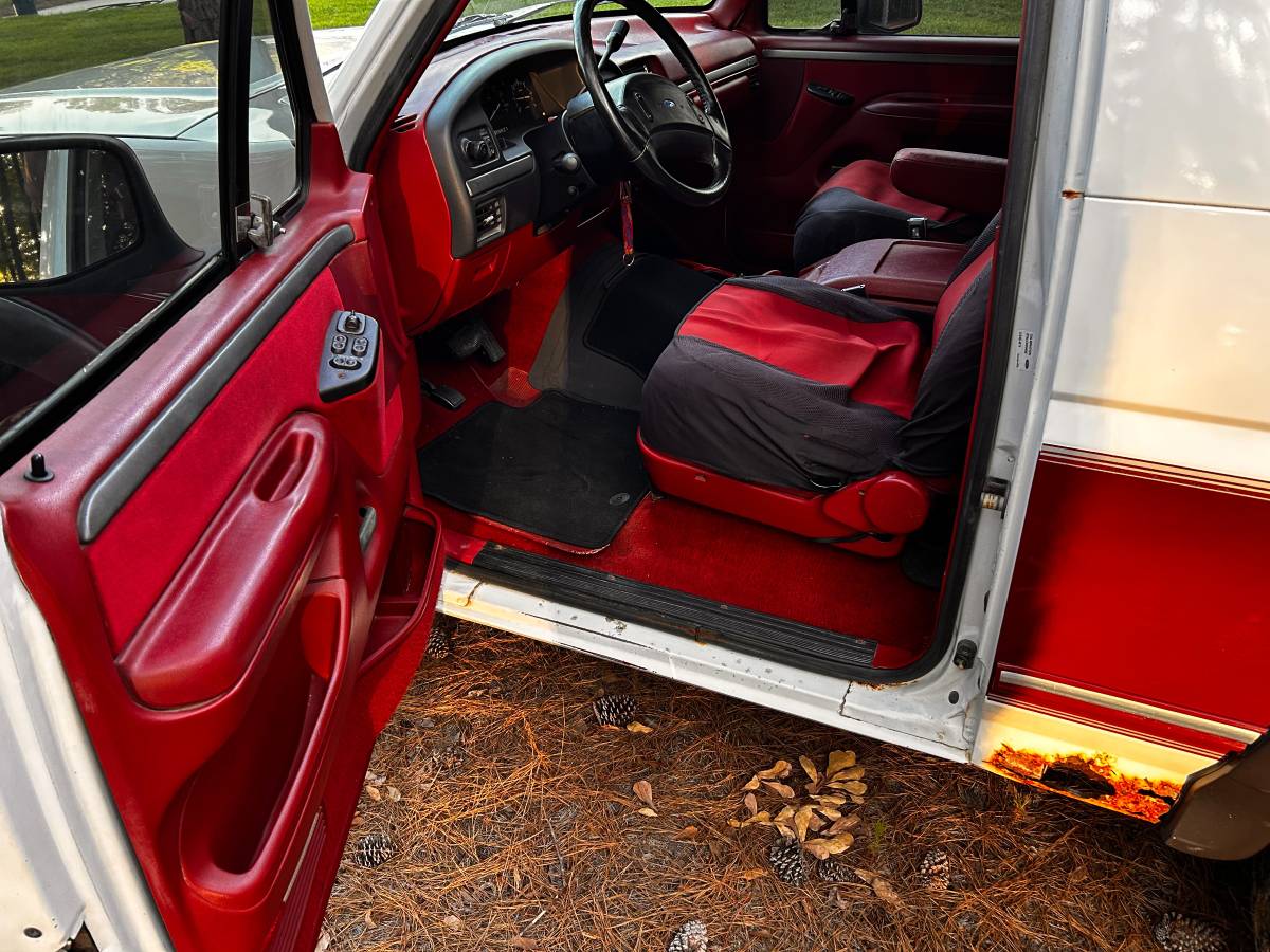 Ford-bronco-1993-white-14
