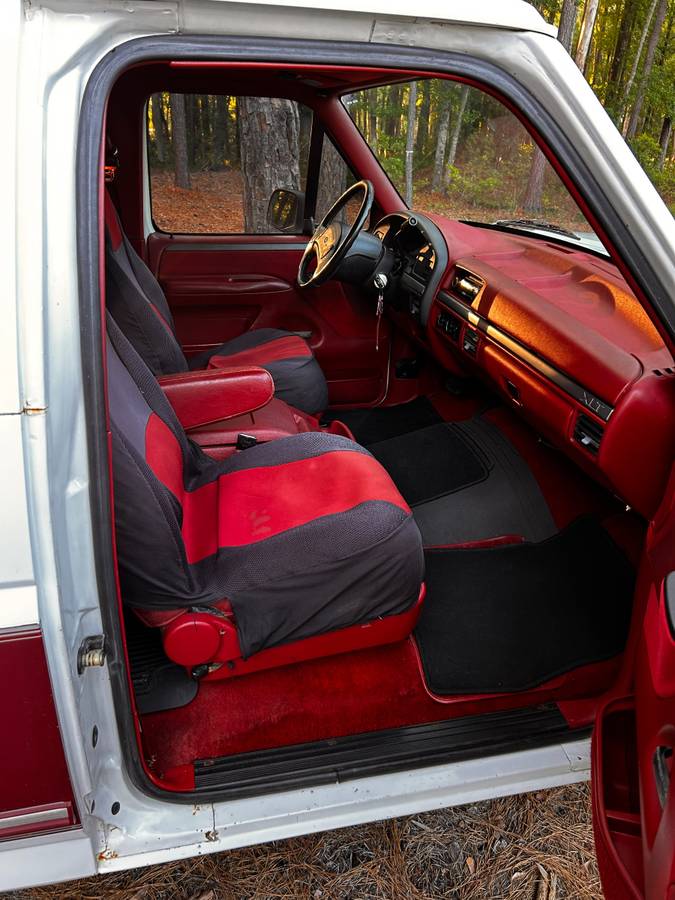 Ford-bronco-1993-white-15