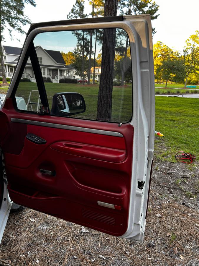Ford-bronco-1993-white-17