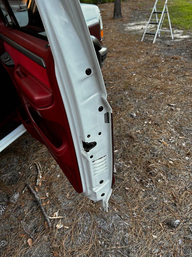 Ford-bronco-1993-white-20