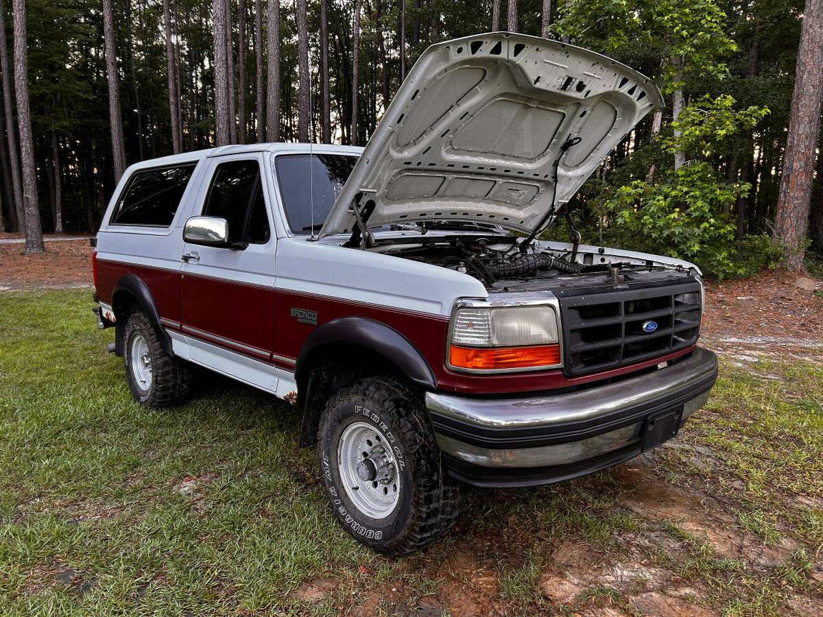 Ford-bronco-1993-white-22