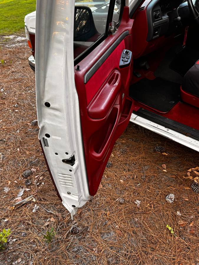 Ford-bronco-1993-white-3