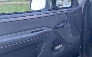 Ford-bronco-1993-white-9