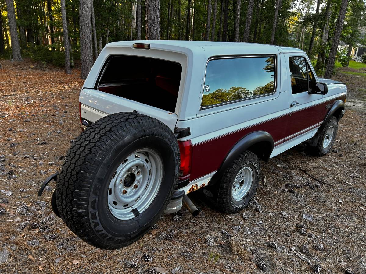 Ford-bronco-1993-white-9
