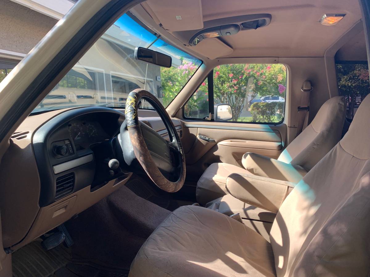 Ford-bronco-1995-white