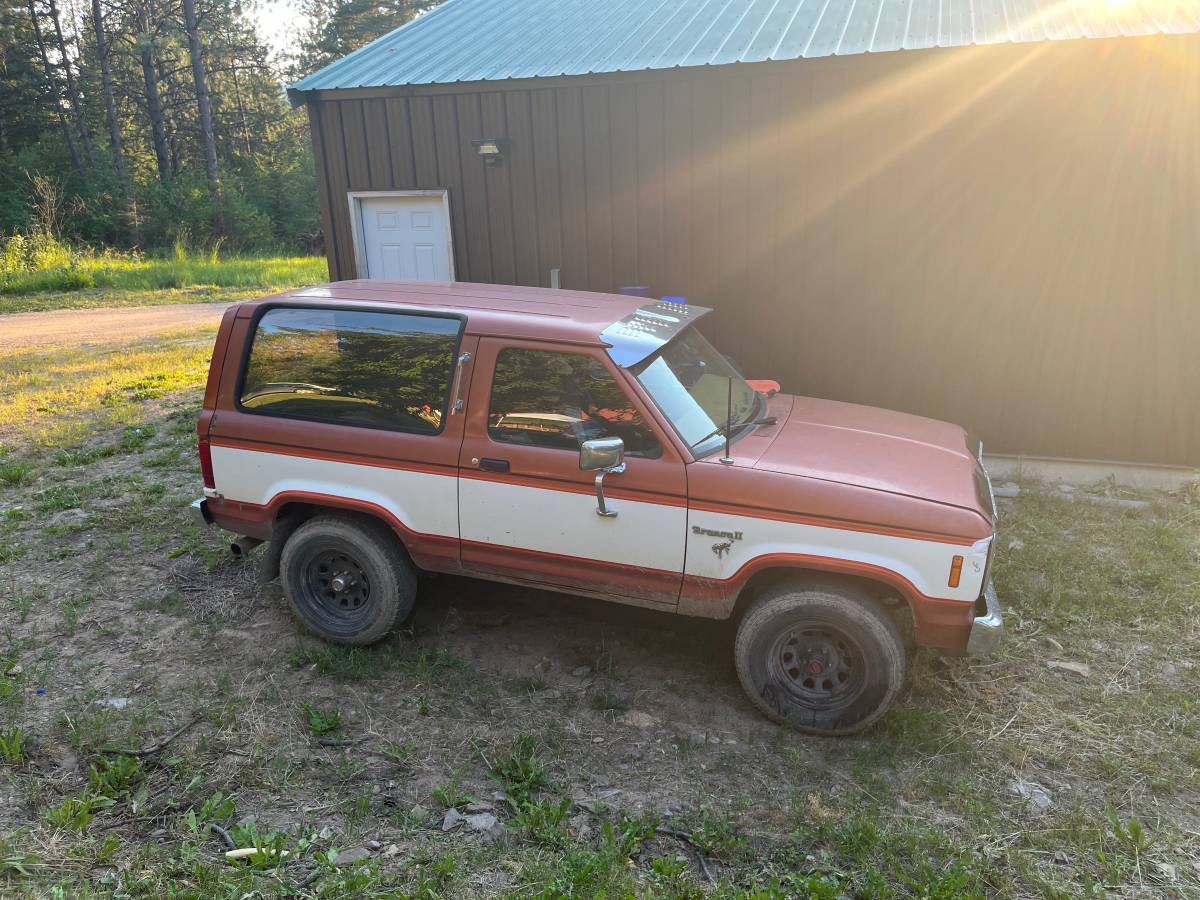 Ford-bronco-2-1983-brown