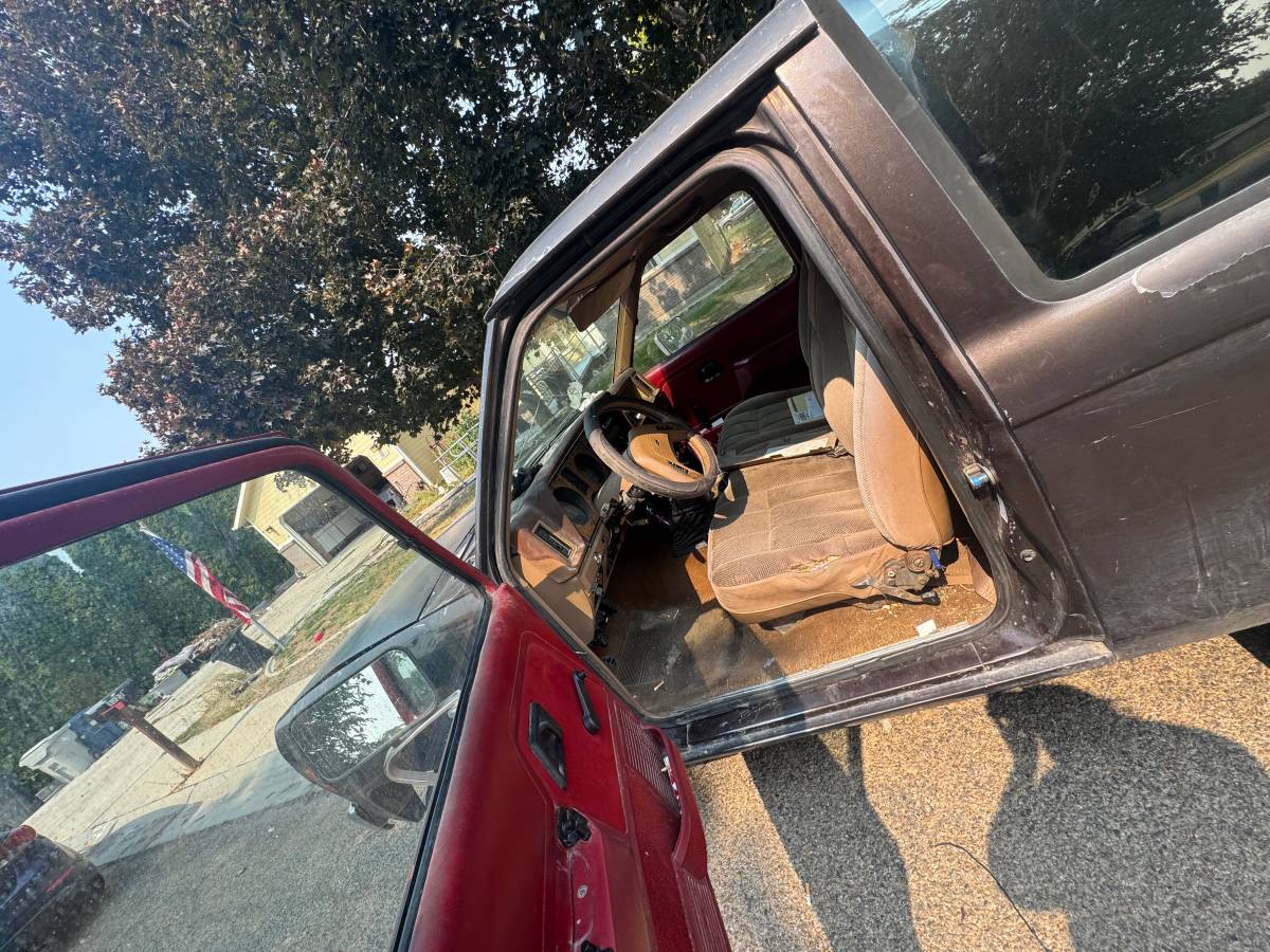 Ford-bronco-2-1988-black-1