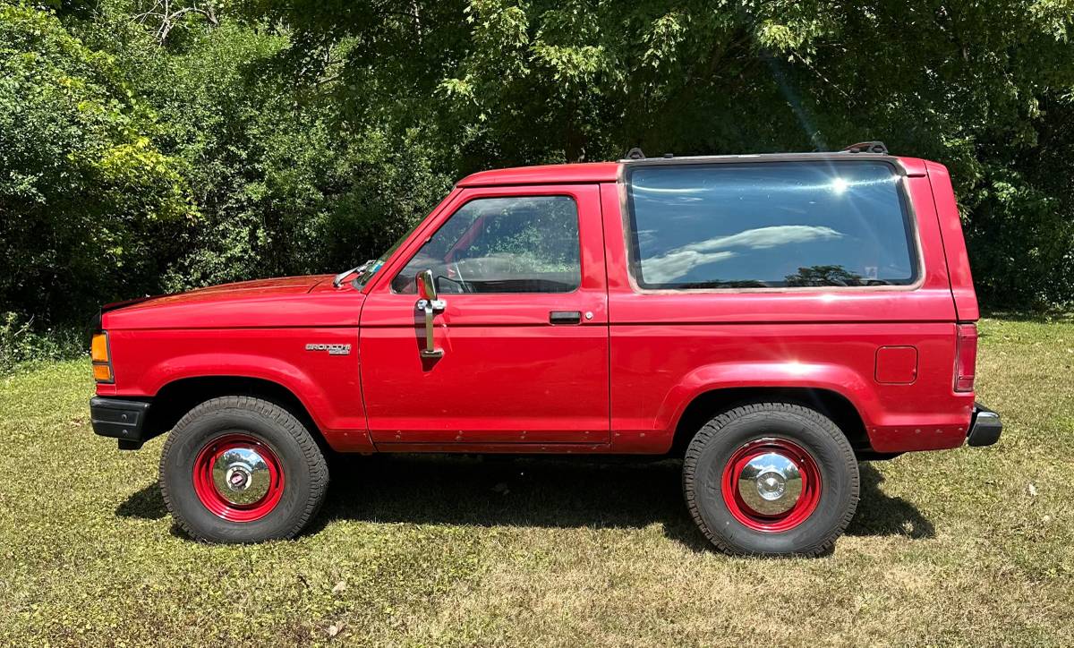 Ford-bronco-2-1989-red-11