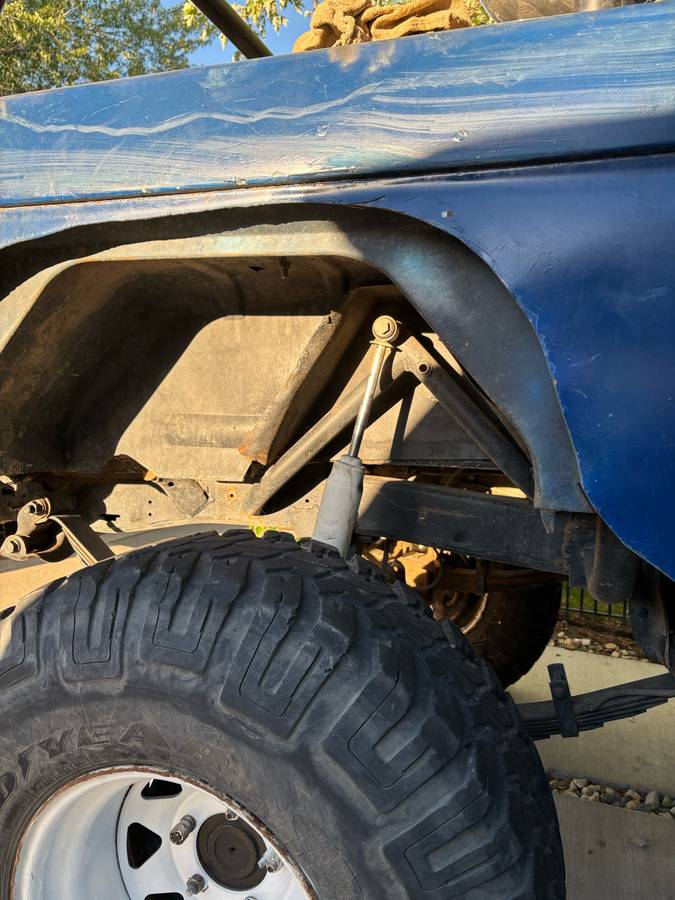 Ford-bronco-4x4-1977-blue-1