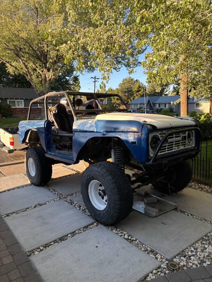 Ford-bronco-4x4-1977-blue-10