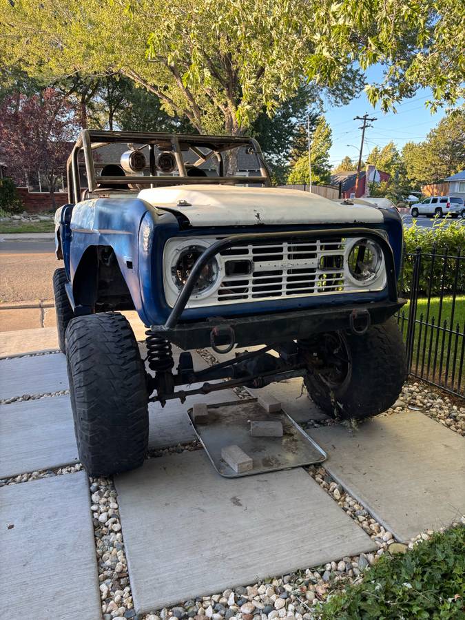 Ford-bronco-4x4-1977-blue-11