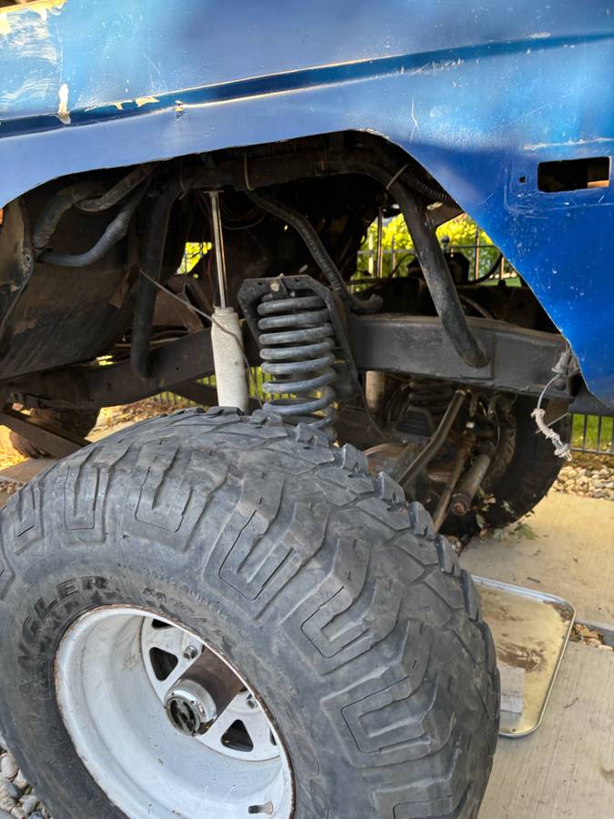 Ford-bronco-4x4-1977-blue-3