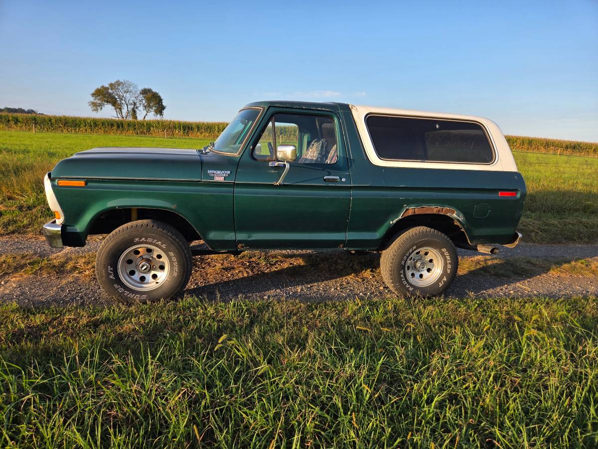 Ford-bronco-4x4-1979-2