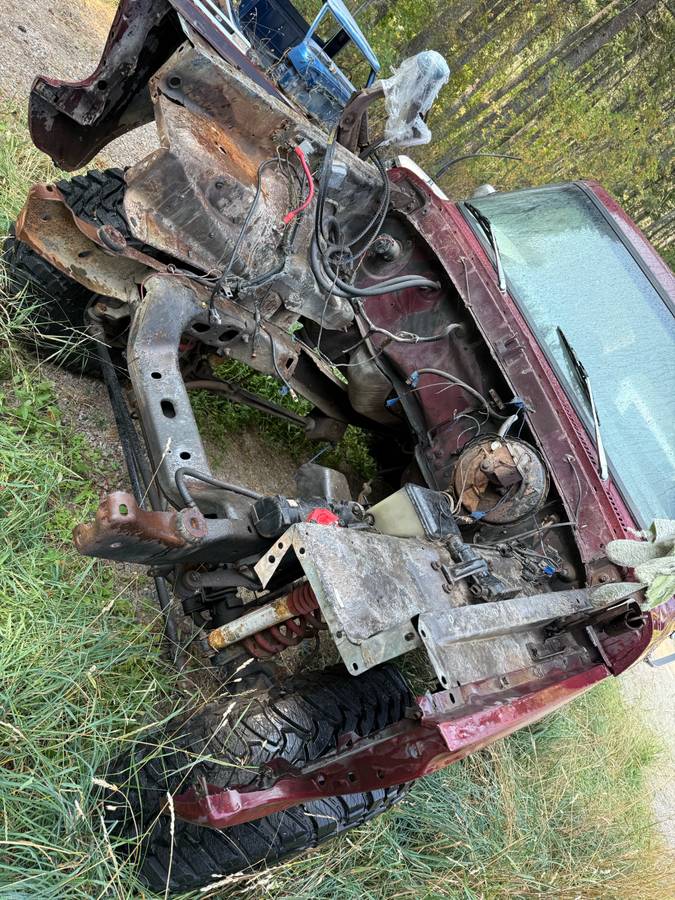 Ford-bronco-4x4-1979-red-1