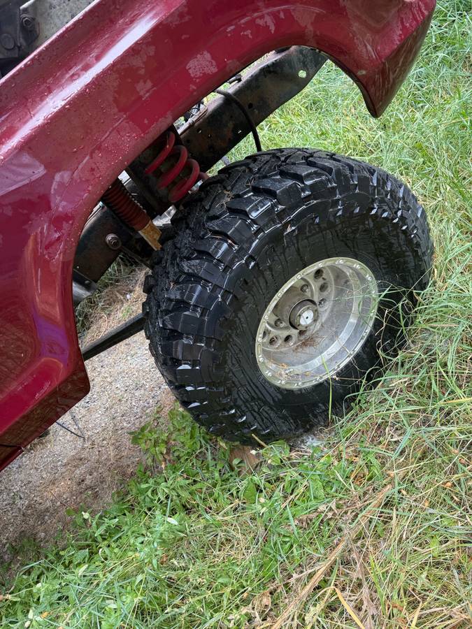Ford-bronco-4x4-1979-red-7