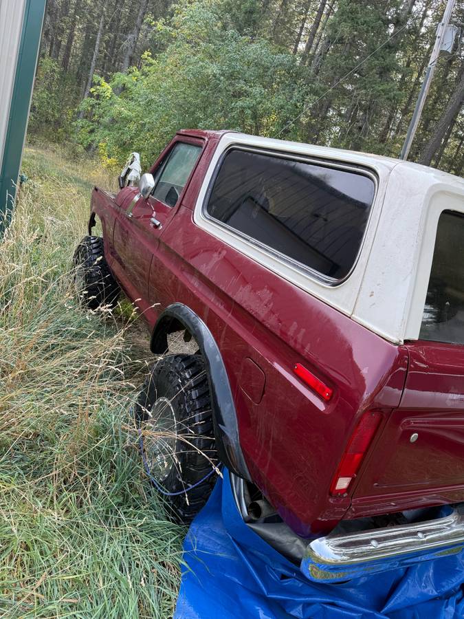 Ford-bronco-4x4-1979-red