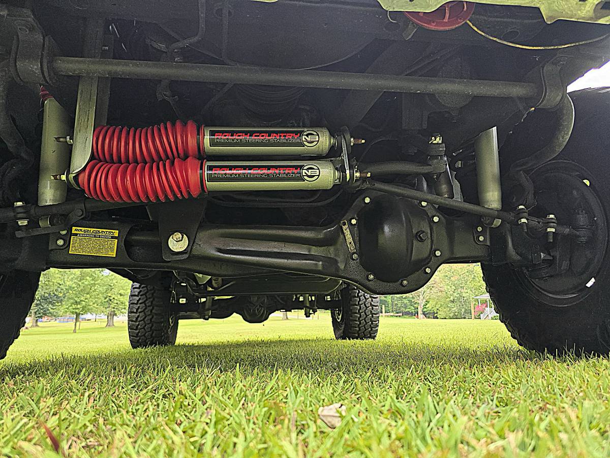 Ford-bronco-4x4-1986-red-12