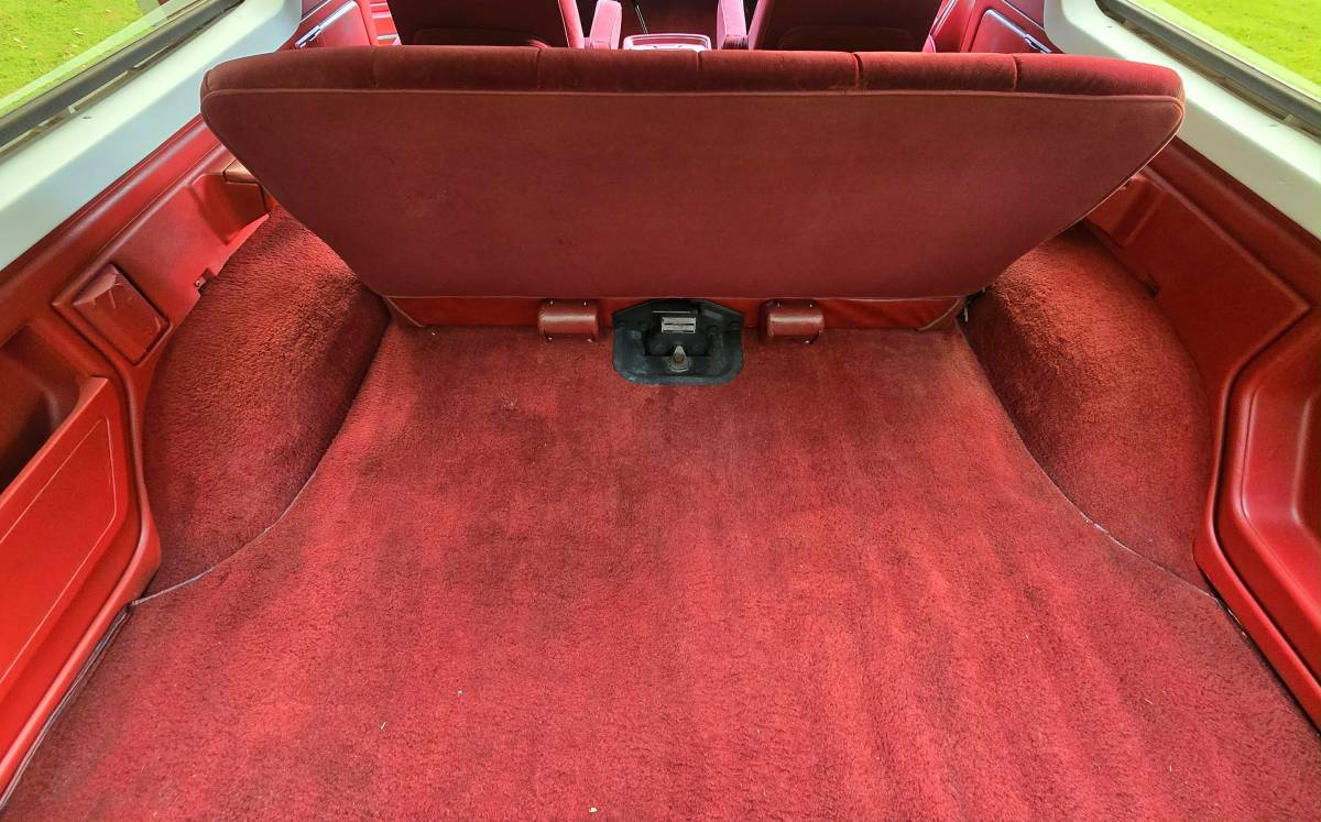 Ford-bronco-4x4-1986-red-15