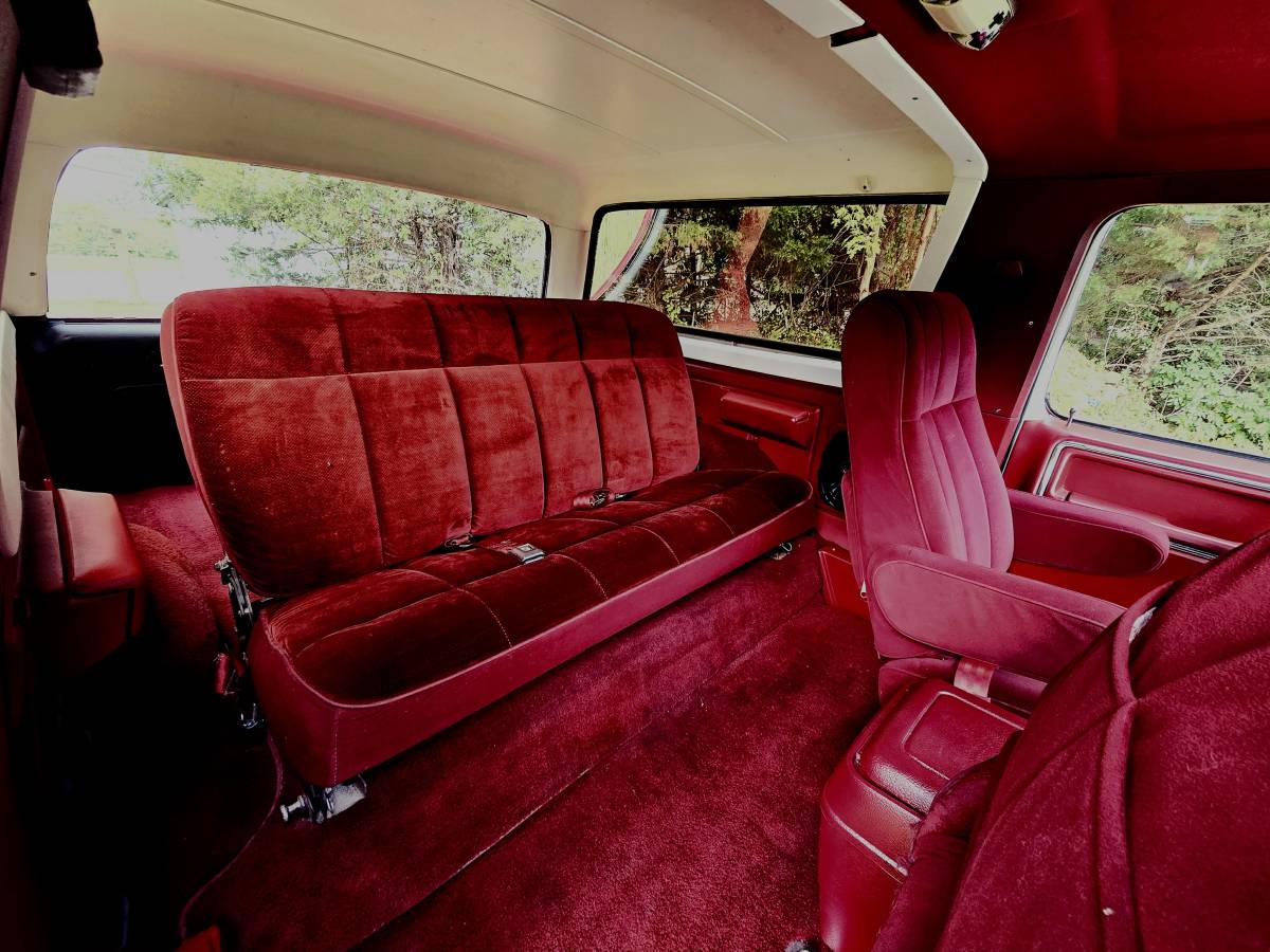 Ford-bronco-4x4-1986-red-16