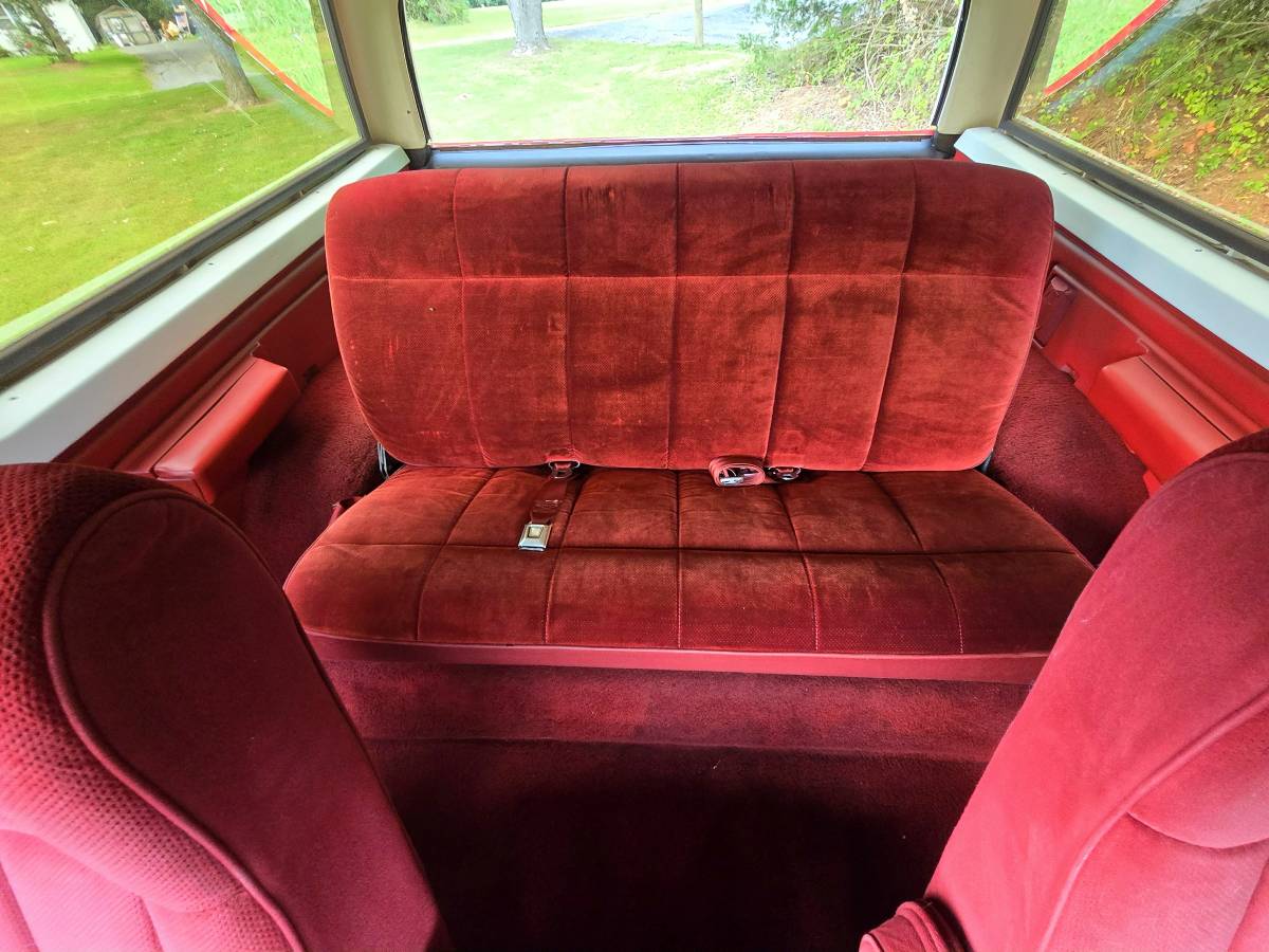 Ford-bronco-4x4-1986-red-17