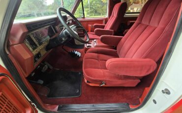 Ford-bronco-4x4-1986-red-19
