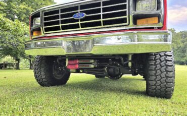 Ford-bronco-4x4-1986-red-7