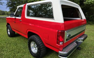 Ford-bronco-4x4-1986-red-9
