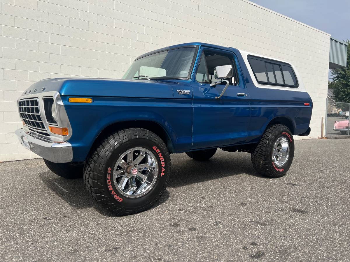 Ford-bronco-custom-1978-blue-1