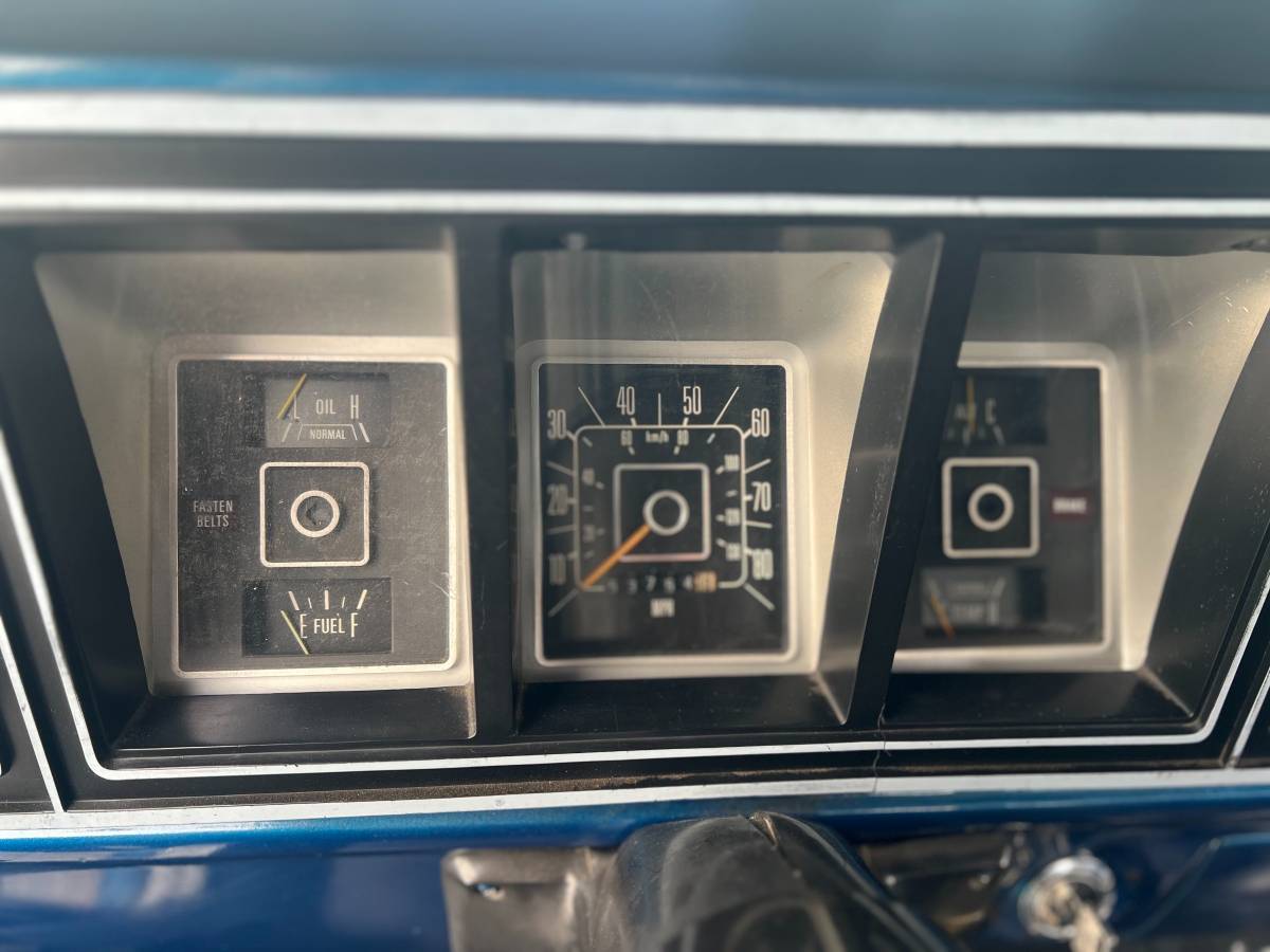 Ford-bronco-custom-1978-blue-10