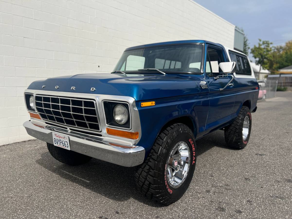 Ford-bronco-custom-1978-blue-19