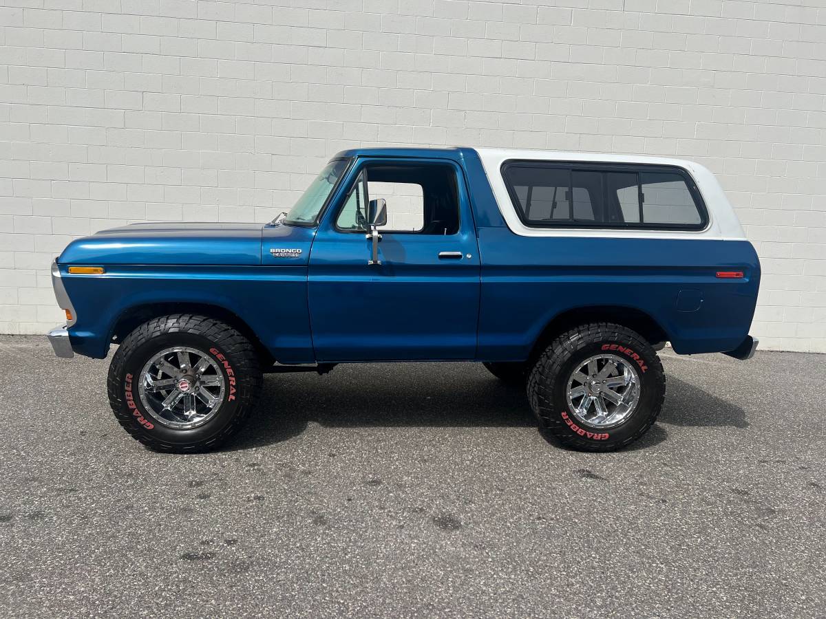 Ford-bronco-custom-1978-blue-2