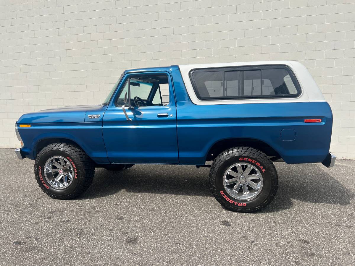 Ford-bronco-custom-1978-blue-4