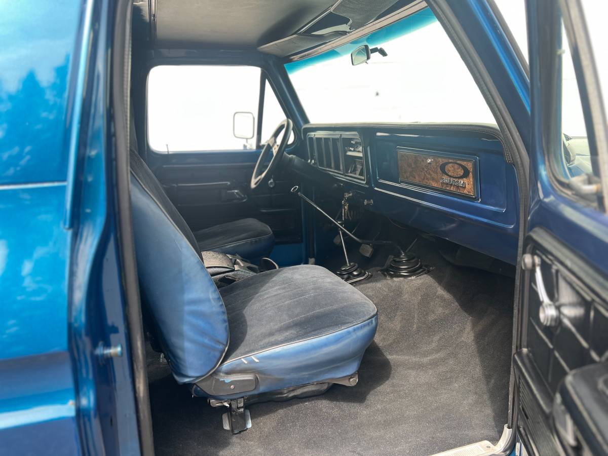 Ford-bronco-custom-1978-blue-8