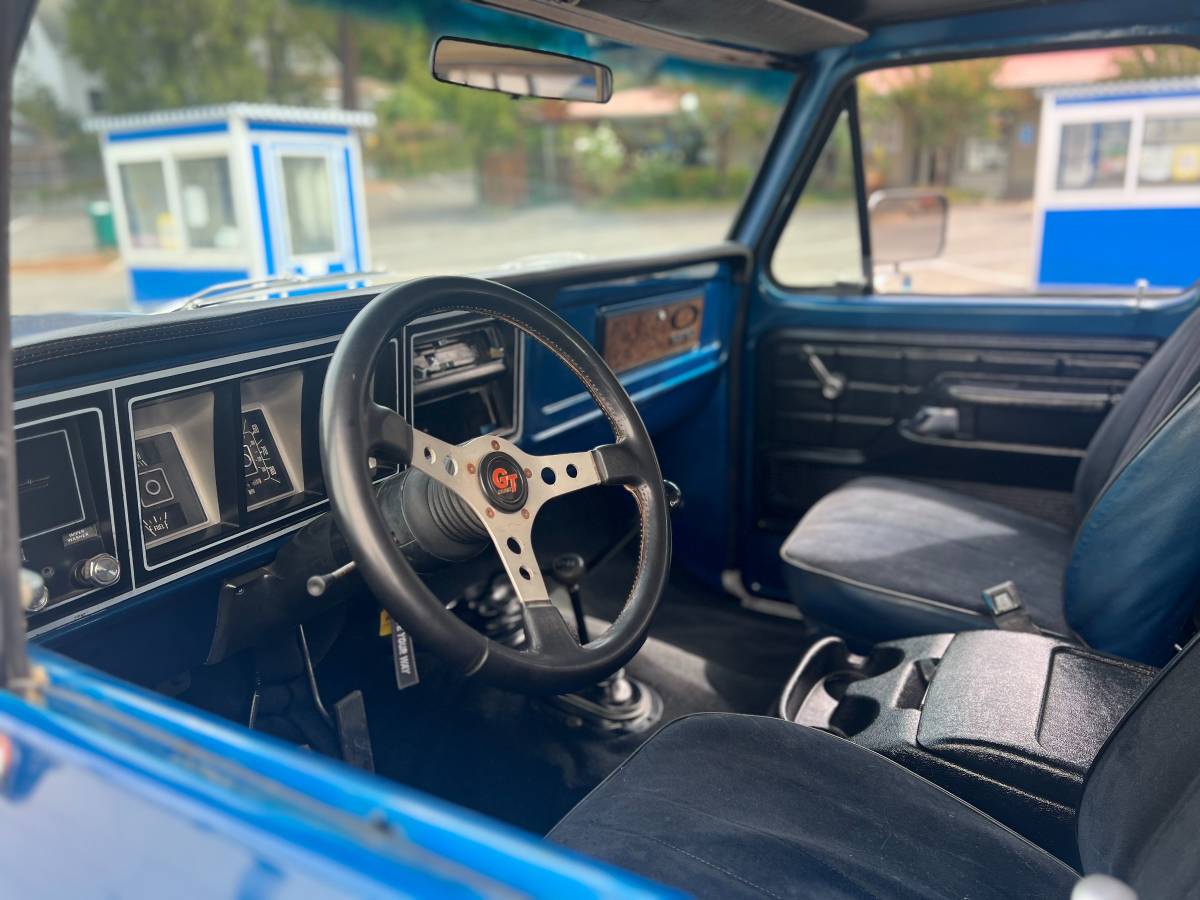 Ford-bronco-custom-1978-blue-9