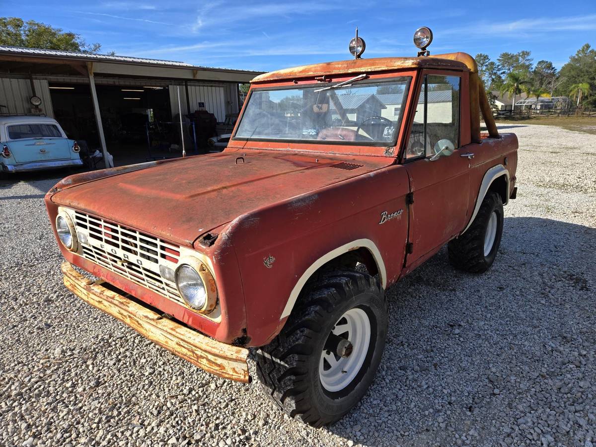 Ford-bronco-half-cab-1966-1
