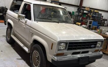 Ford-bronco-i-1986-white-3