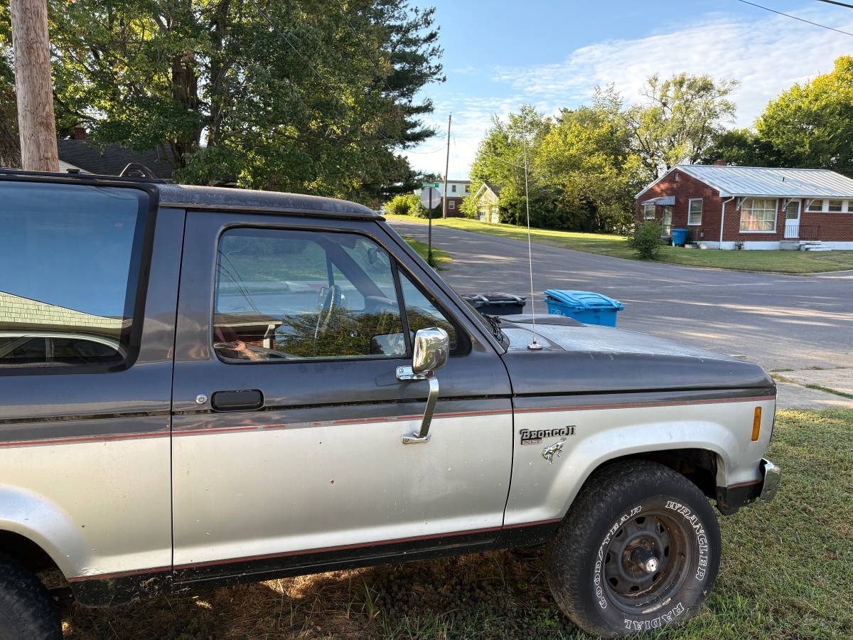 Ford-bronco-ii-1987-5