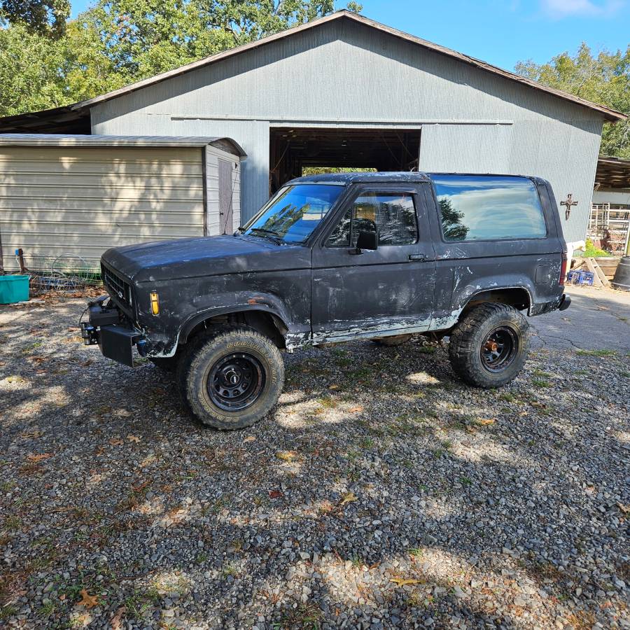 Ford-bronco-ii-1987-black