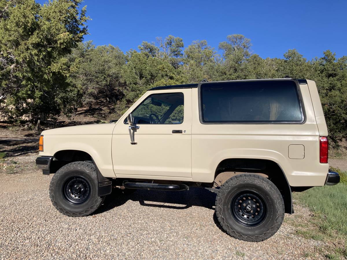 Ford-bronco-ii-eddie-bauer-edition-1989-custom-3