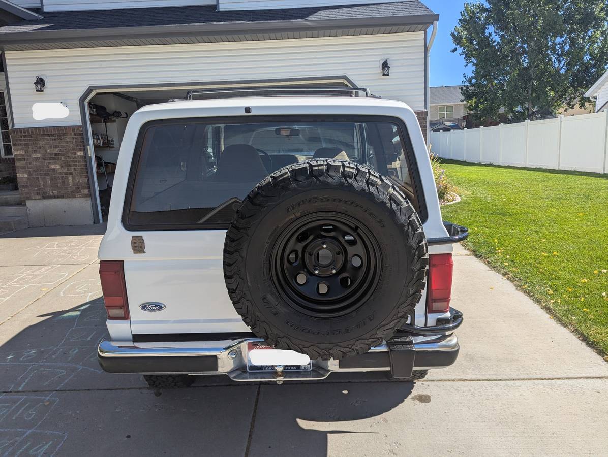 Ford-bronco-ii-xl-1989-white-1